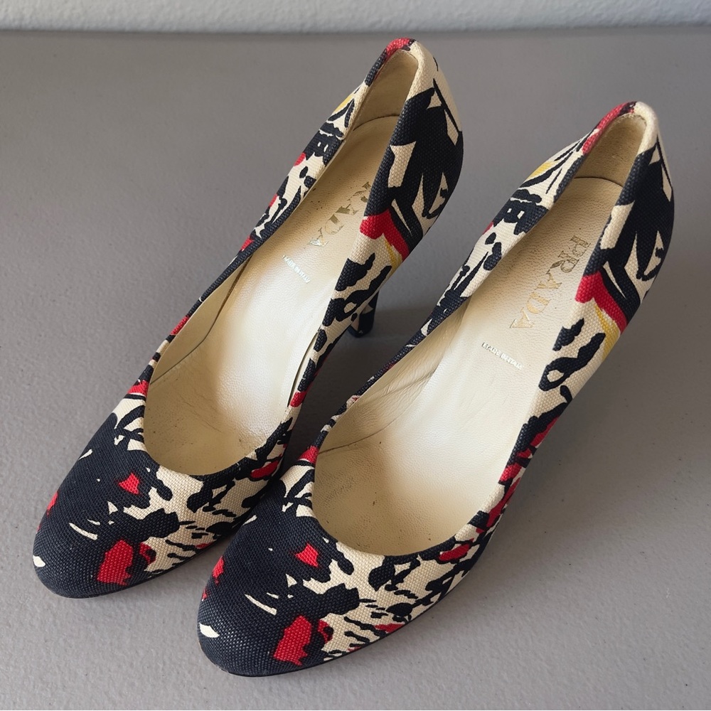 PRADA Black Multicolor Abstract Printed Canvas Pumps EU37